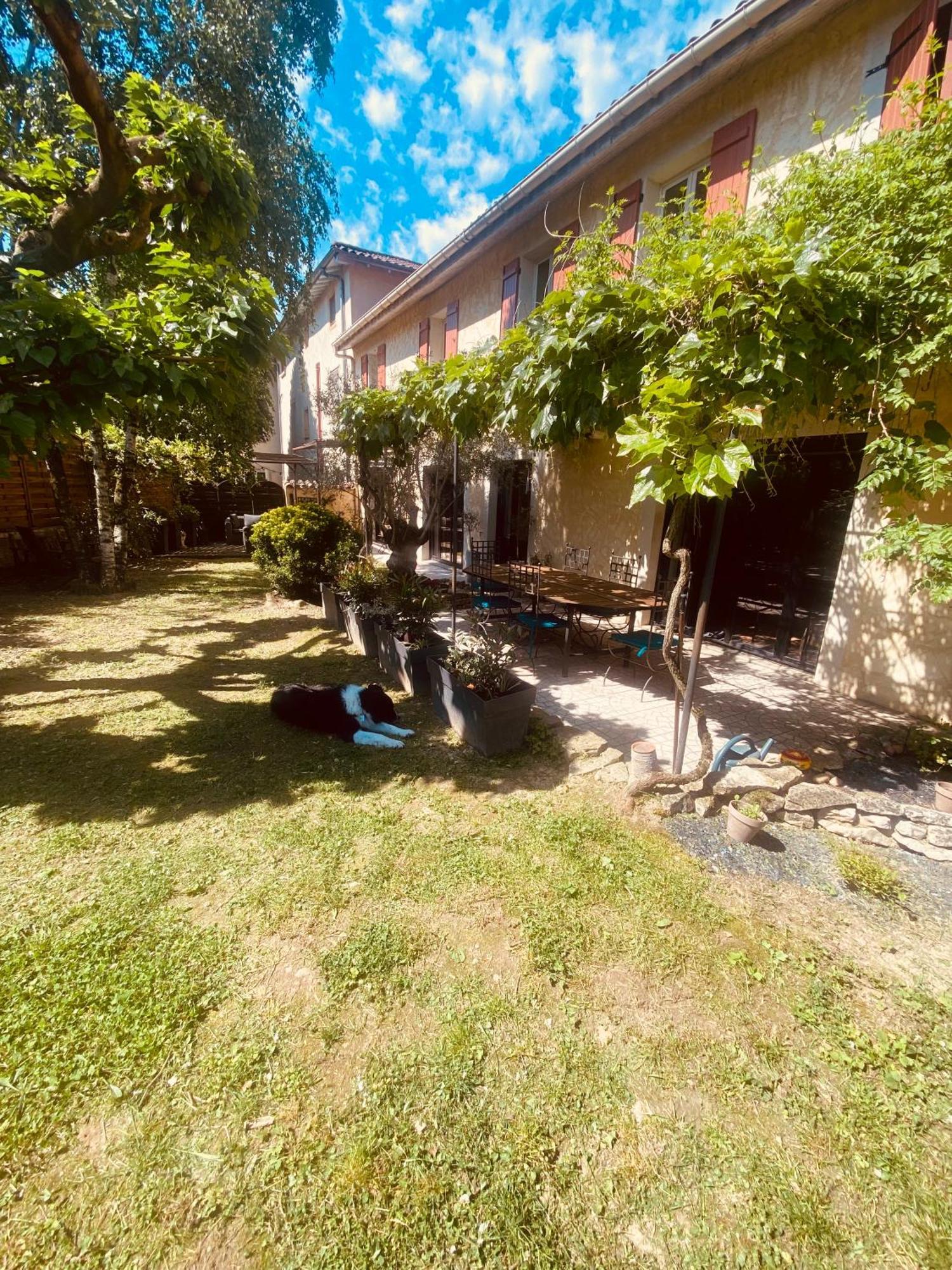 Une Ferme En Ville ブロン エクステリア 写真